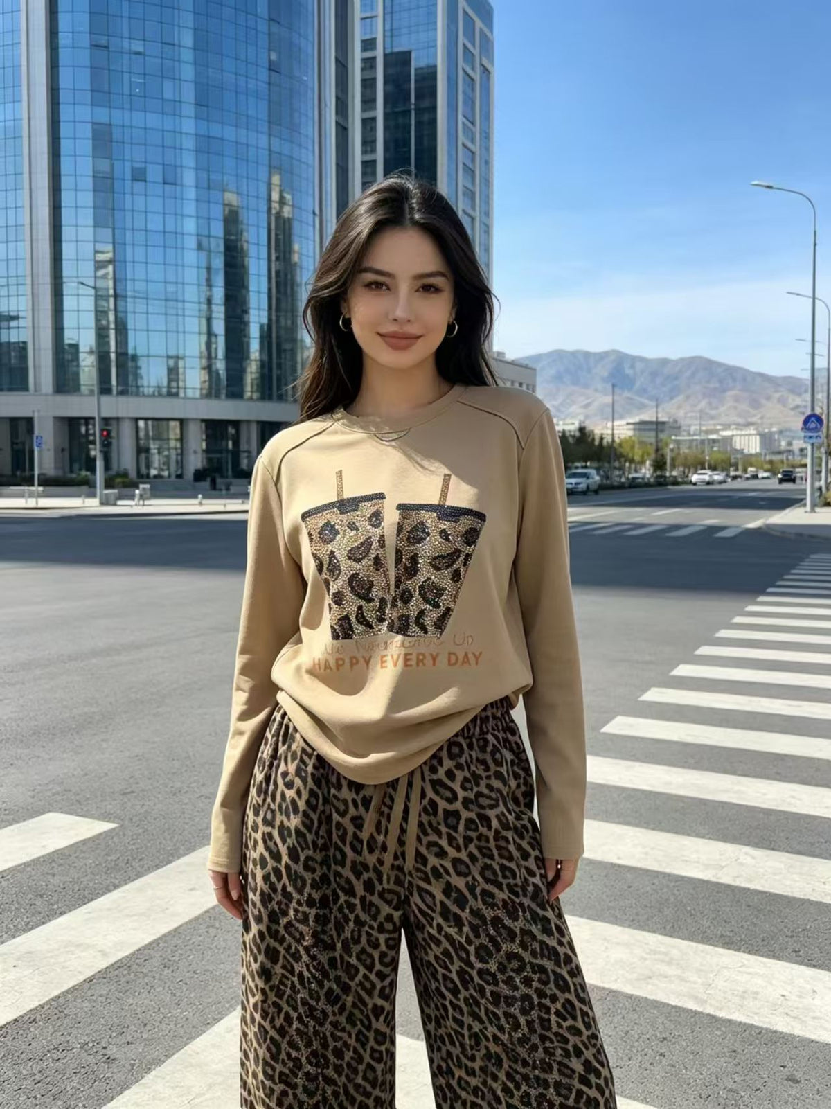 Leopard Graphic Sweatshirt